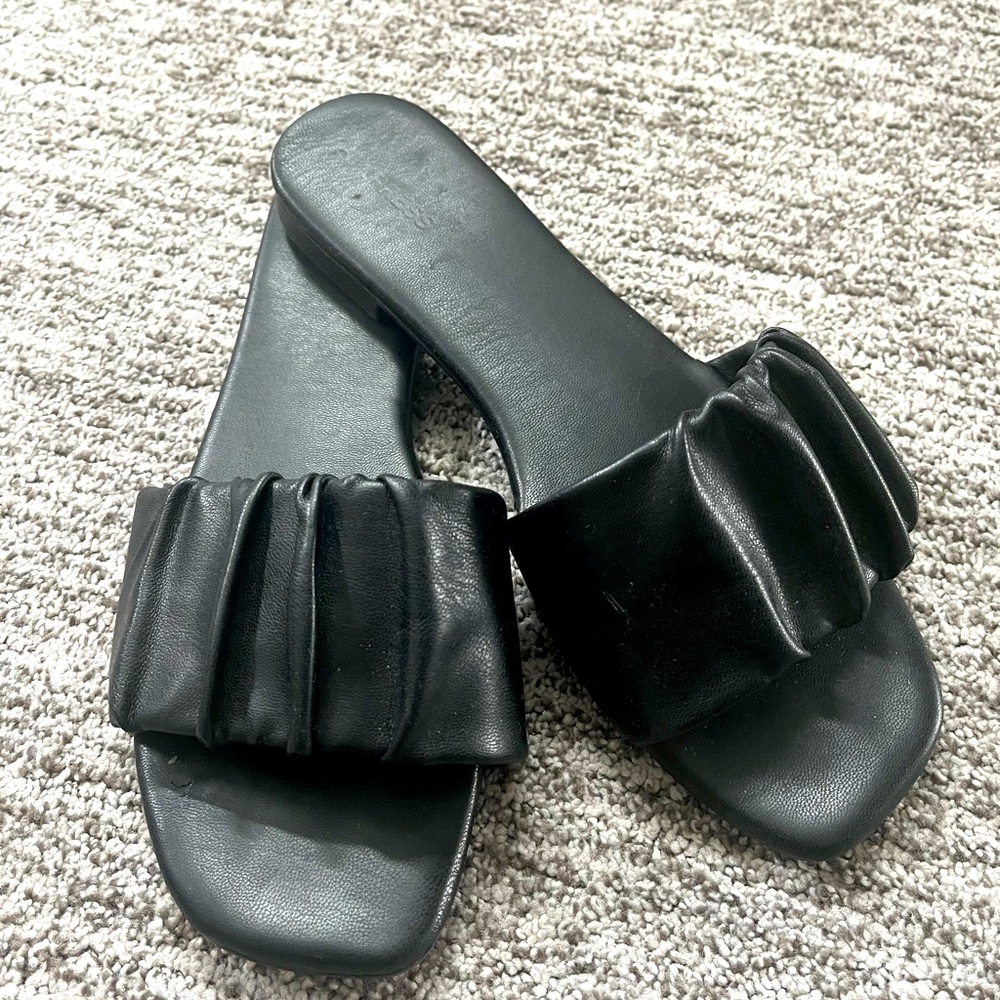 Express Slide Sandal